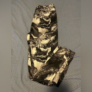 Zone Pro Black and Cream‎ Marble Leggings
